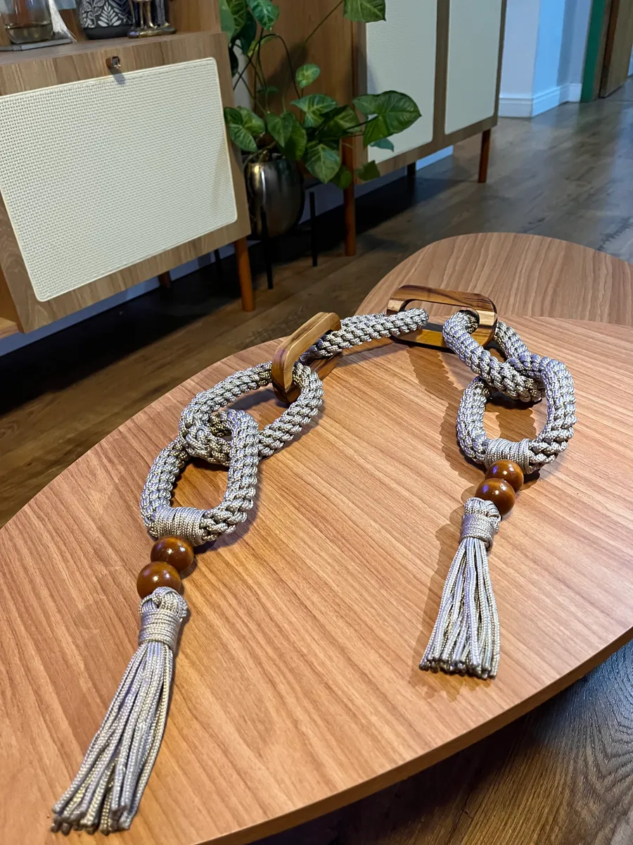 Colar de mesa em macramê exclusivo